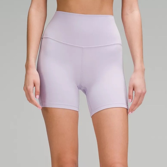 lululemon athletica Pants - Like New Align™ High-Rise Short 6" - Deep Violet - Size 4